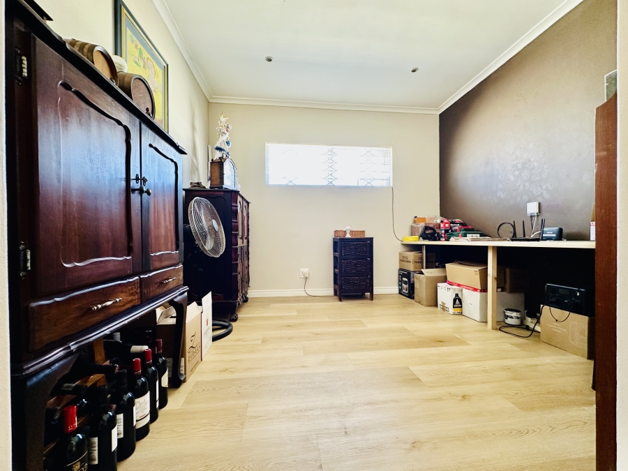 3 Bedroom Property for Sale in Westcliff Western Cape